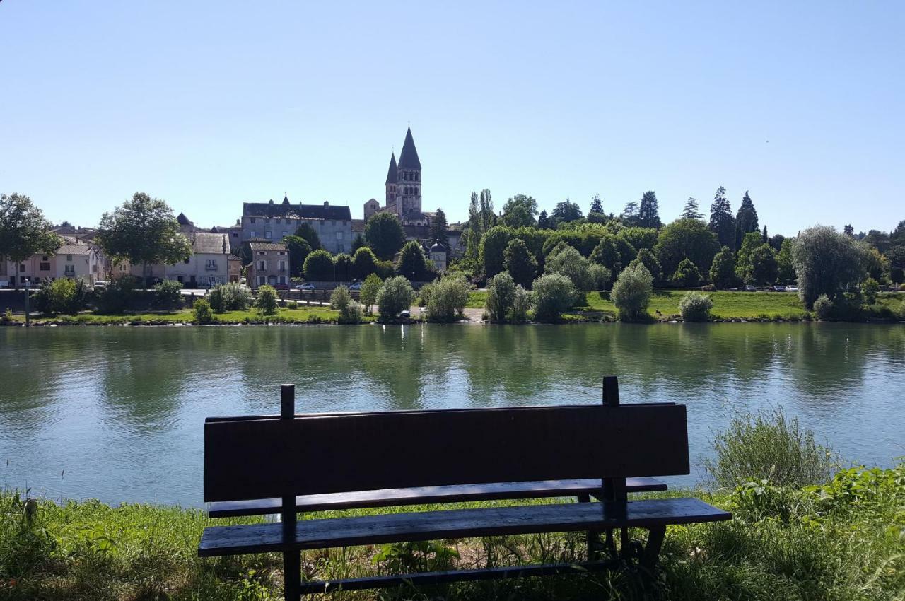 Tournus Belle Maison Vue Sur Saone Bagian luar foto